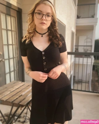 Meg Kaylee [ meg-kaylee ] - Wanna help me get clean, or dirty?