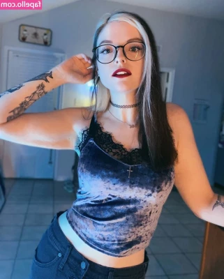 Meg Kaylee [ meg-kaylee ] - Hmm   je profite du soleil