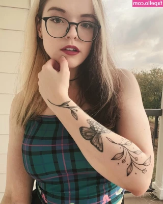 Meg Kaylee [ meg-kaylee ] - who's free for some fun rn? 👀 send me a dm