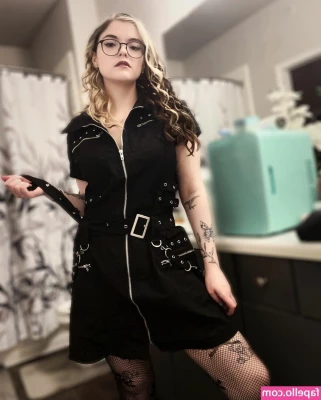 Meg Kaylee [ meg-kaylee ] - Bright Sexy Naughty Hello to ya all   Come play with me