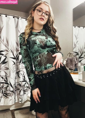 Meg Kaylee [ meg-kaylee ] - eyes up here