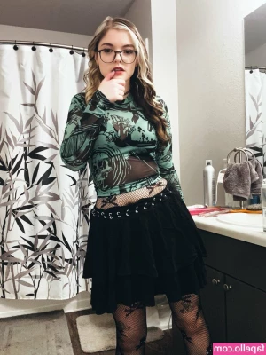 Meg Kaylee [ meg-kaylee ] - What would you like to put between these  Why dont you tell me about