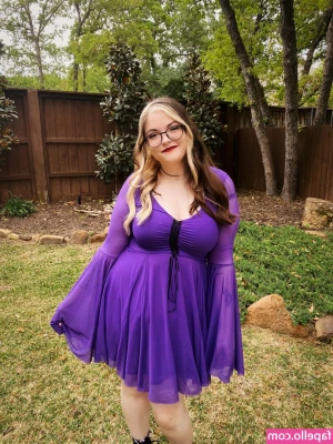 Meg Kaylee [ meg-kaylee ] - Going to buy more underwear soon should I wear thongs or jocks