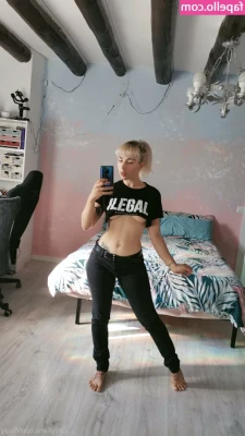 livay_free [ livay-free ] - I don t which one I like more   Both are very easy access to some