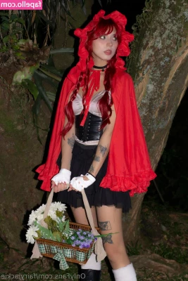 FairyTokyo - Hiding behind my shyness, but these beauties keep trying to steal the