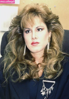 Jessica Hahn [ jessica-hahn ] - Glass slippers