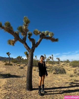 Kathycr - Good morning babe  Would love for you to be sucking an teasing me