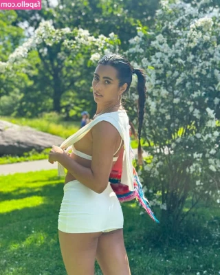 Kathycr - Full time student  single mom with 187cm bod