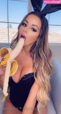 Juli.annee [ juli-annee-1 ] - I kinda forget how big my tiddies actually are sometimes