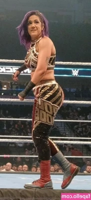 Bayley - My new hood is here!