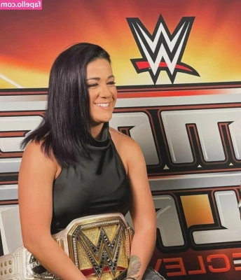 Bayley - My curves need to be covered in cum 💦💦💦