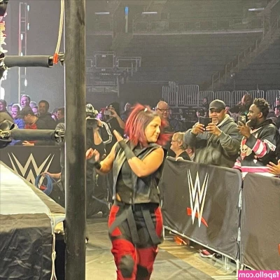 Bayley - She do be looking cute doe