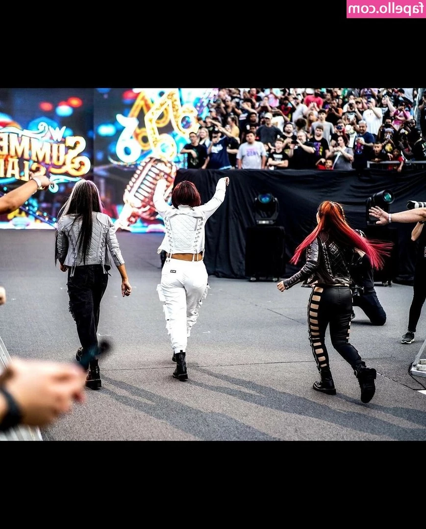Bayley - lil bunny butt !! 💓
