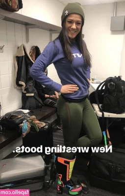 Bayley - Wanna dance?