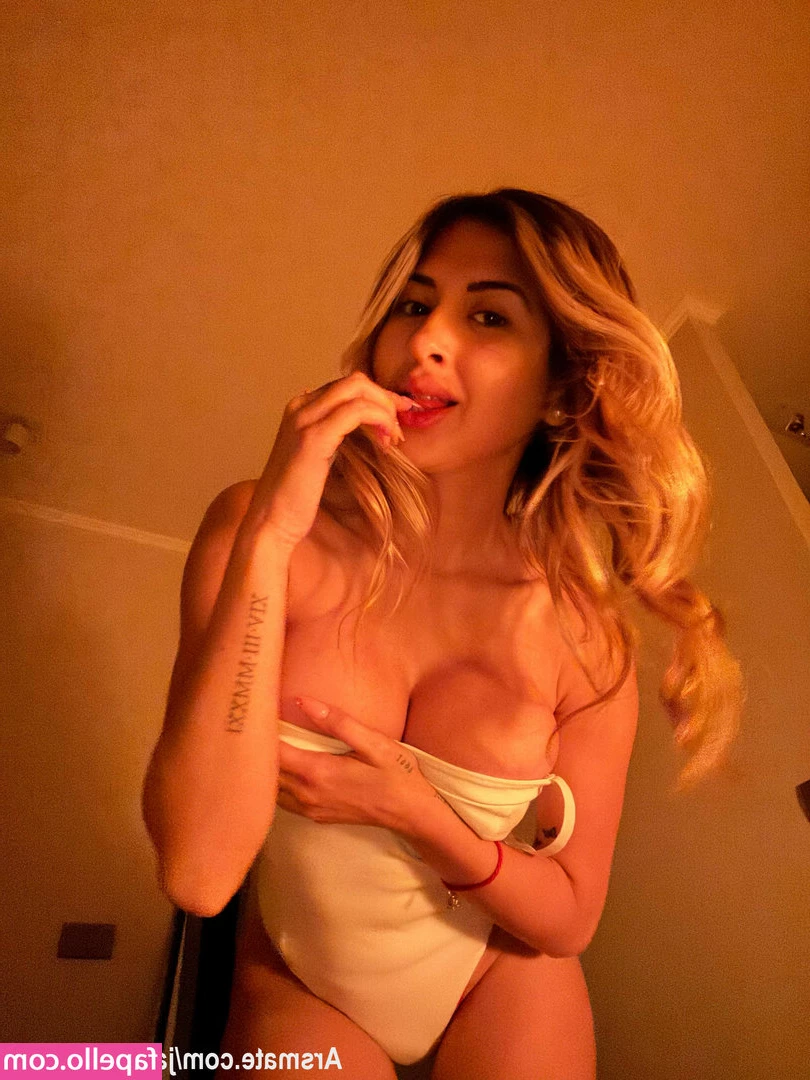 javicontrerasf - Any foot lovers here  Let me know and I can post more content for you