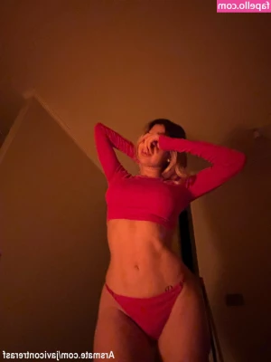 javicontrerasf - What’s the first thing that sexually attracts you to someone? 💗