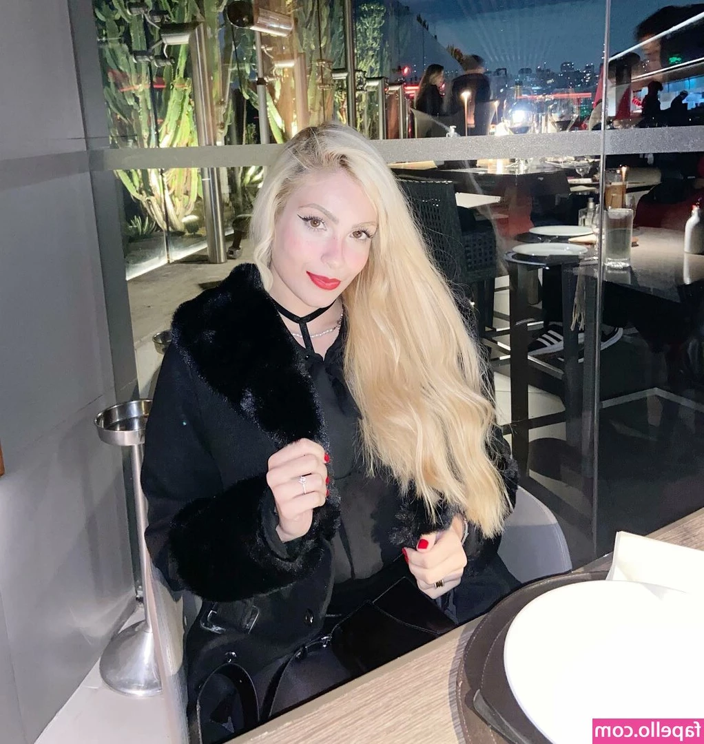 Rebecca Pavanelli [ rebecca-pavanelli ] - Surprise  if we reach the donation goal I ll upload a longer one with
