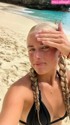 Ellie Maack [ ellie-maack ] - Cum on it please...