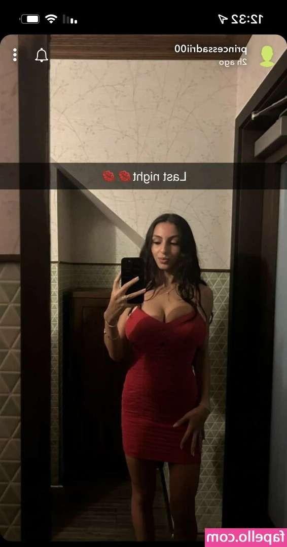 Adriana Alarja [ adriana-alarja ] - Hey it's Friday woop!! A good day to oil up some boobs don't you