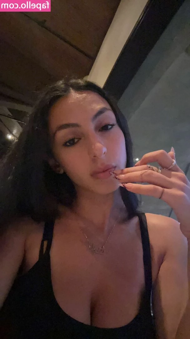Adriana Alarja [ adriana-alarja ] - Hmm   je profite du soleil