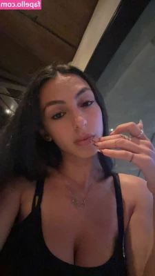 Adriana Alarja [ adriana-alarja ] - Hmm   je profite du soleil