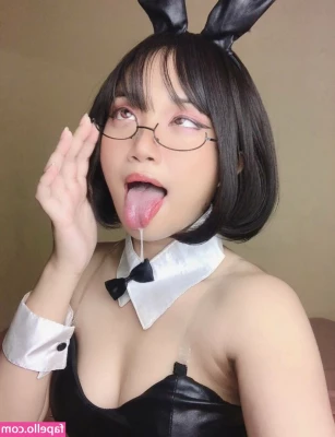 Nekokale - Want me to move my hand? 🤭
