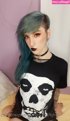 graveyardhoes - This pretty little demon wants to have some fun  Check your DMS to