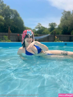 Sassyserpents - I’m really good at sucking dick and I don’t want to get out of