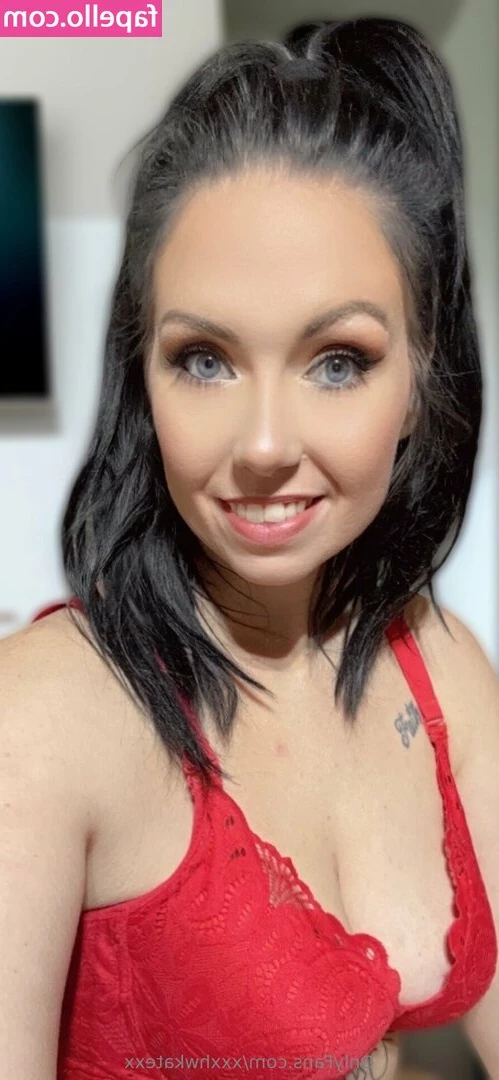 xxxhwkatexx - Here is everything I'm wearing under my summer dress... 👗😇