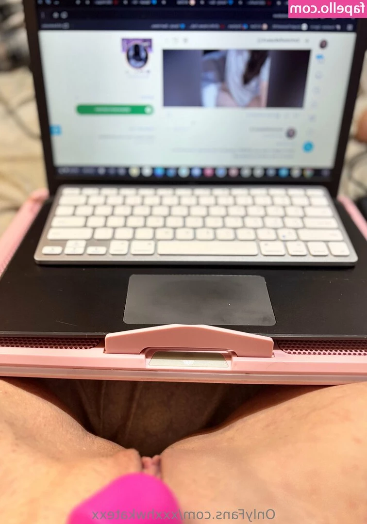 xxxhwkatexx - Oooh shiny 🍑😛