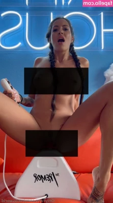 cocosworld [ cocosworld-1 ] - Who wants to see some girl on girl contact