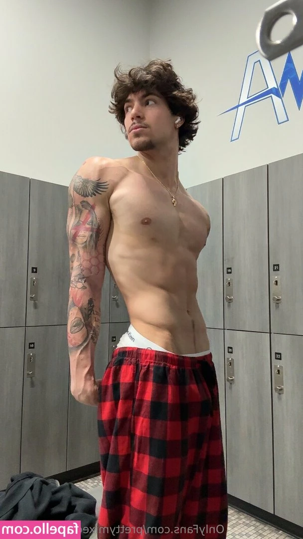 prettymixedboyexclusive - Good morning   Fun services available  cum play     Sexting    Dick