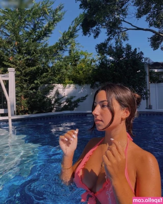 Gianna Bonacorso [ gianna-bonacorso ] - How did I do? Did I make it fit? 😍💦h