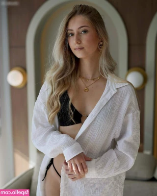 Nadine Zofia Hamleh [ nadine-zofia-hamleh ] - It started with bouncing my tits, but the friction of the fabric