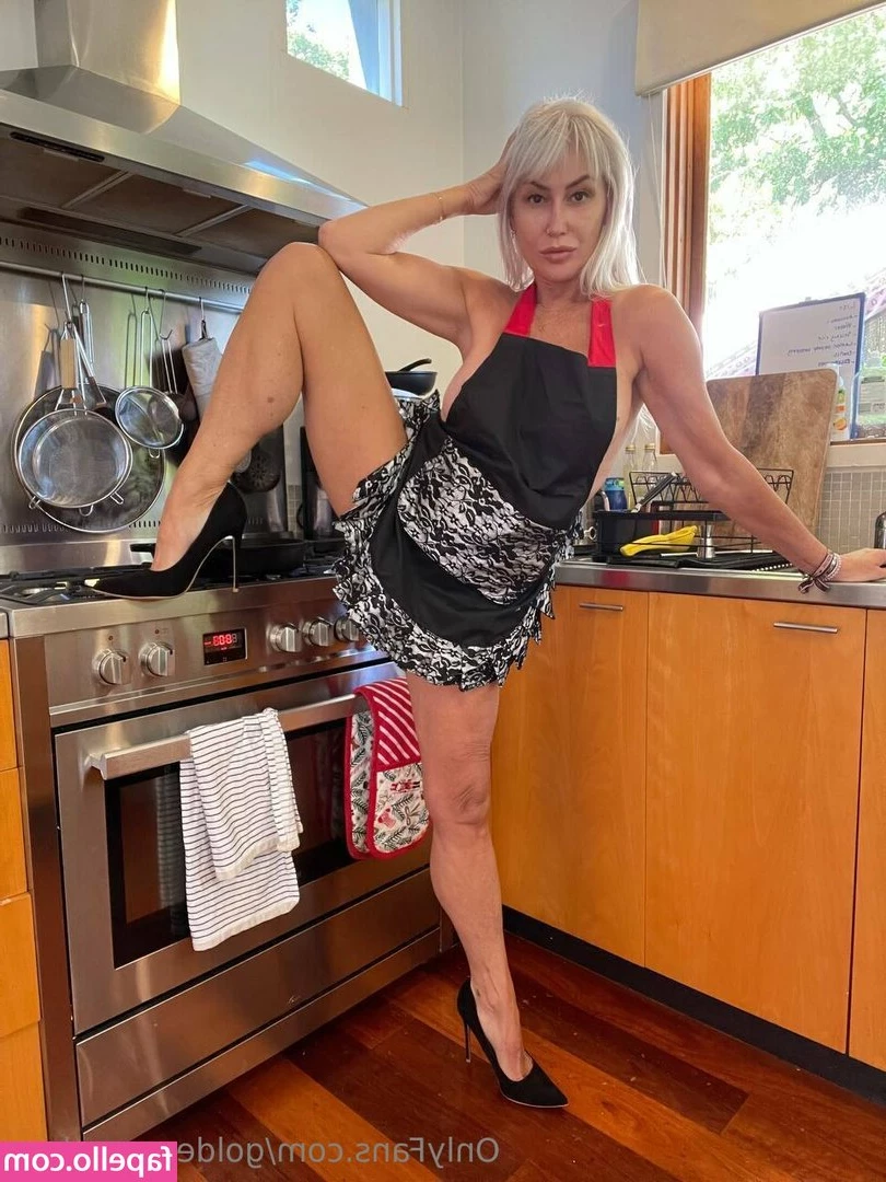 goldengrandma [ goldengrandma-1 ] - Hi Fan s  New girl in town and I m here to share my legs and feet