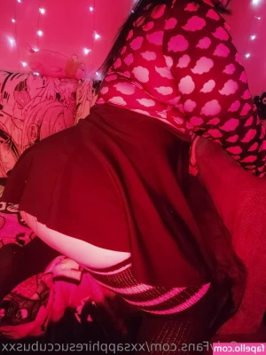 xxsapphiresuccubusxx - On your knees and lick my leather boots