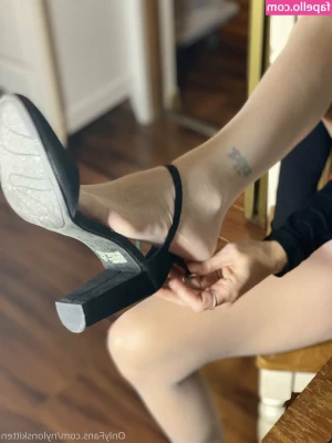 nylonskitten - Sexy black lingerie with my nylon stockings