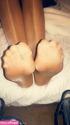 nylonskitten - A quick ass pic while getting dressed
