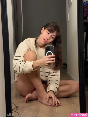 laliwhite - I can t sleep  amp  would like to have some fun   Msg Me