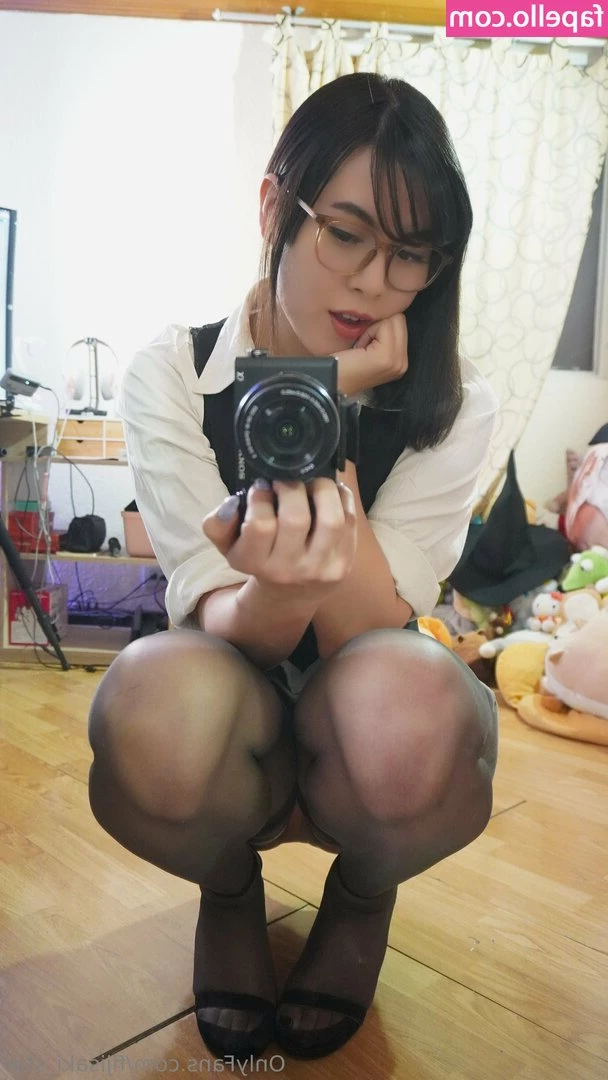 fijisaki_star [ fijisaki-star ] - Lick it, loser