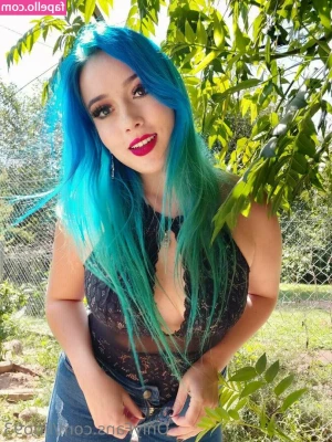 lirio93 - 2 vids I sent Daddy while he is away working  Shhhh  1 I m making