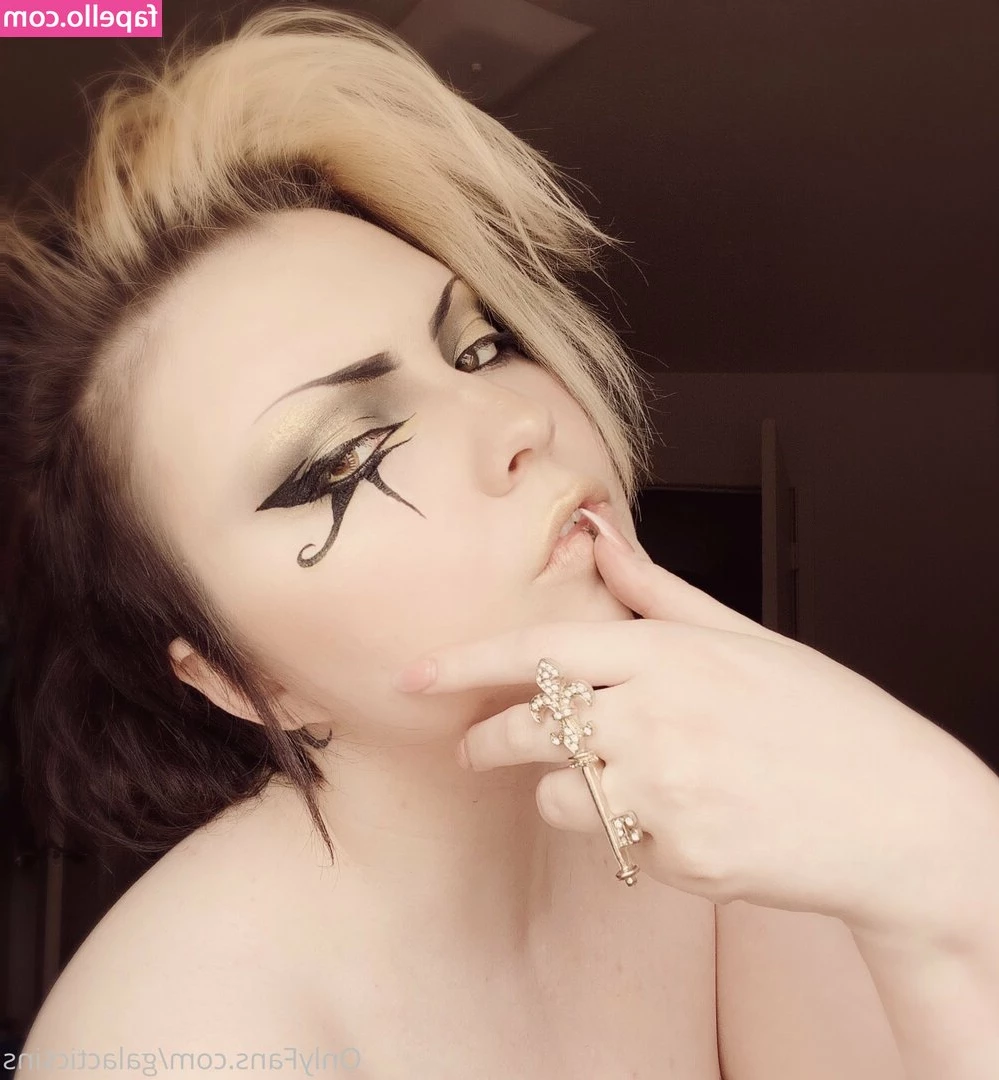 syncu.bites [ syncu-bites ] - I like fucked up poses ฅ oᆽo ฅ I would love you to wrap me up