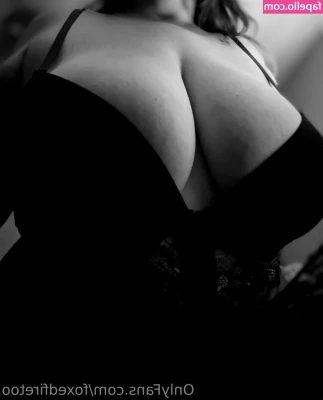 foxedfiretoo - I just need to hump on a fat pussy rn