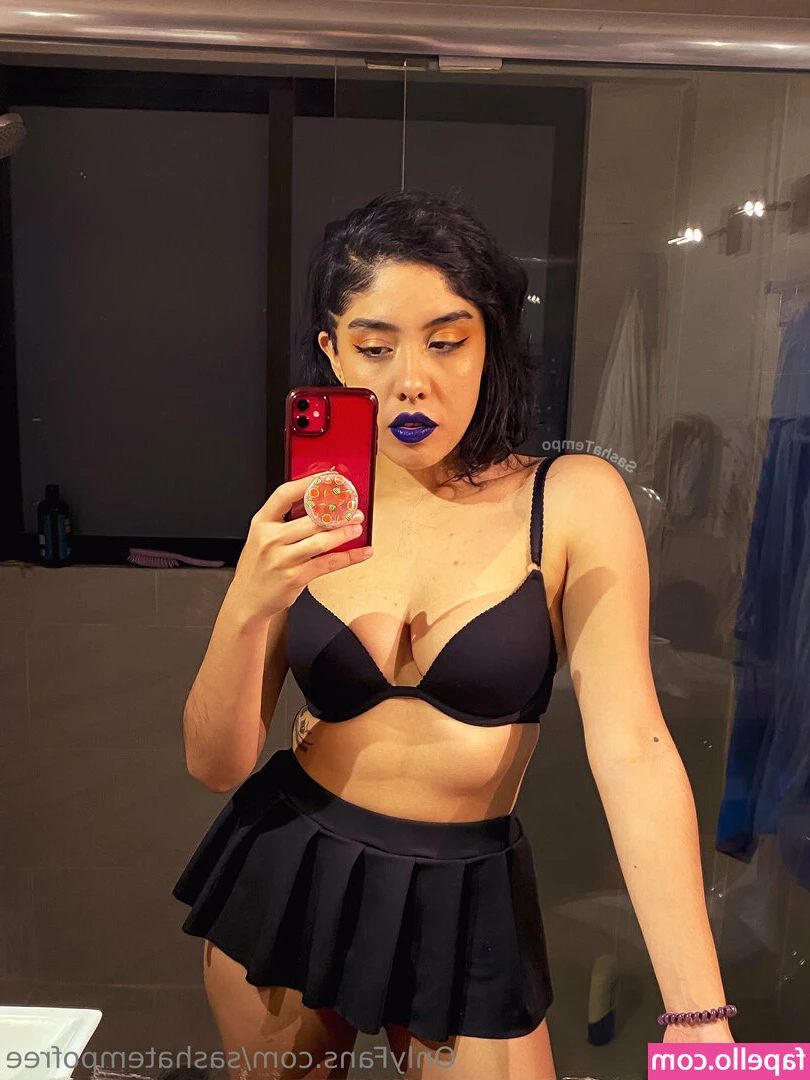 sashatempofree - Goddess wants her nails covered. Send $275💅