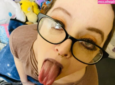 elsieclarabell - When life sucks, HEAD will SORT me out 🤤🐈‍⬛  Oh he kept