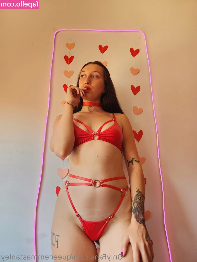 queenemmastanley - Headpats pls