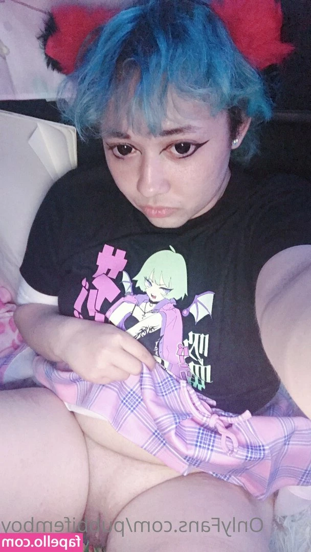 pubbifemboy - LOOK HOW CUTE these charms are with the underboob while jiggling my
