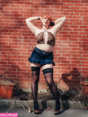 sleepiestbunny - Im so horny today so if you need me i will be finishing my customs