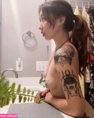 Kumihowitch - Please give me  send me some pics of your dicks  can t wait to get it