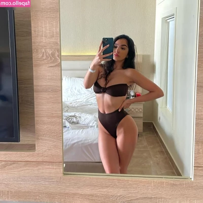 Meliskap - Sorry for the not-so-sexy outfit, just got out bed. Does my butt look